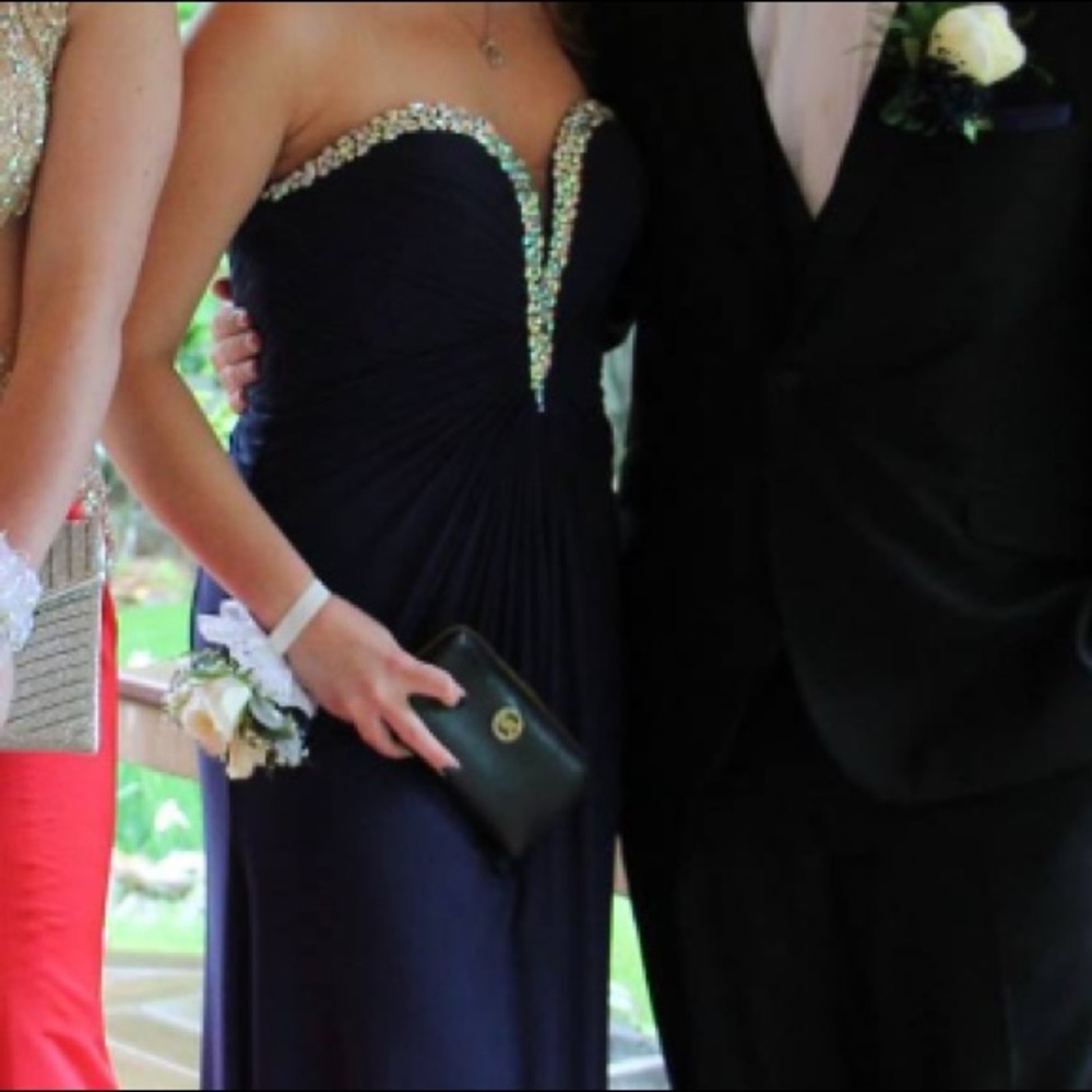 Prom Dress! - Picture 3 of 8